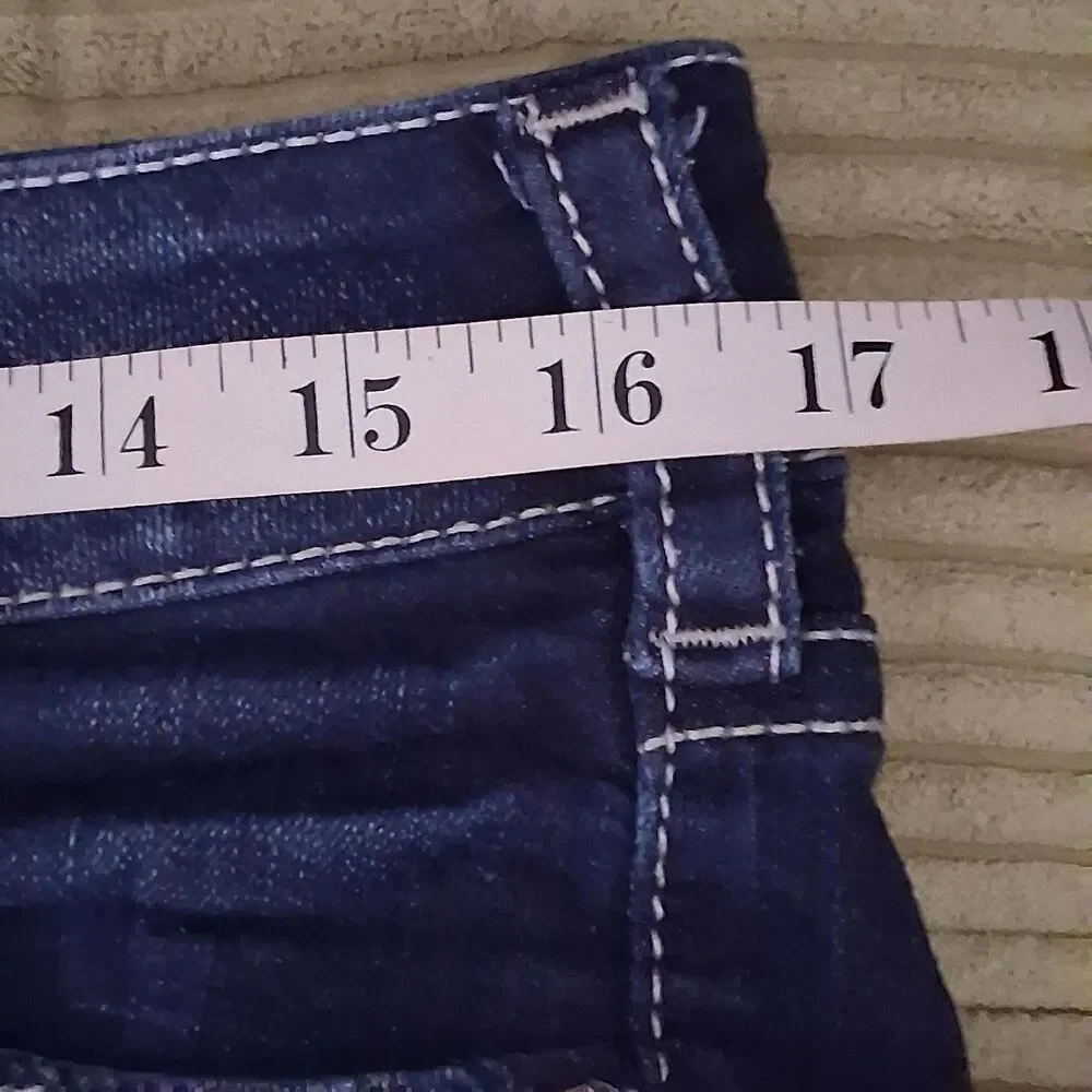 Silver Jeans Co Suki Mid Capri Dark‎ Wash Women's Size 31 Western Glove Works